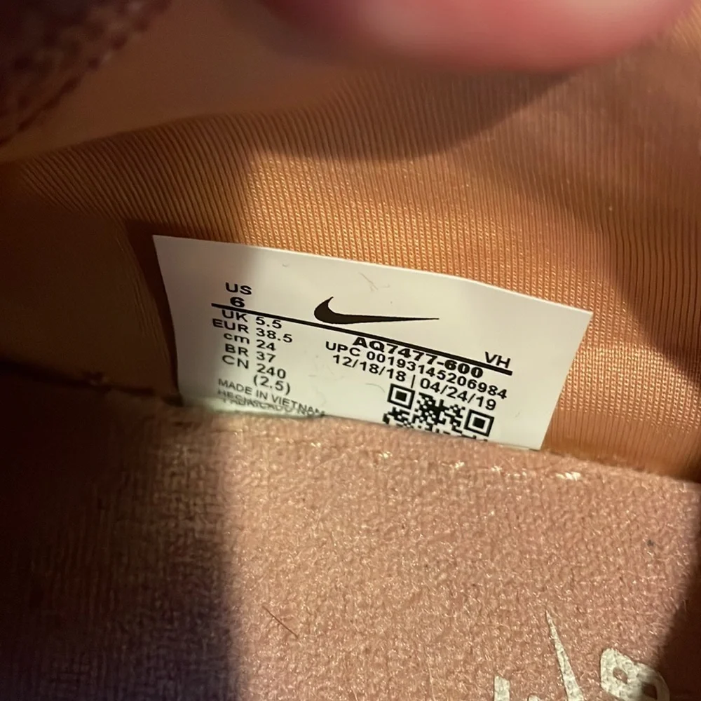 Nike Sneakers - Picture 6 of 6